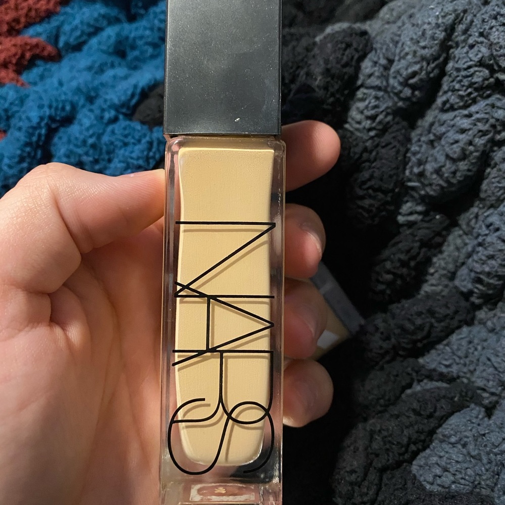 NARS Natural radiant long wear foundation